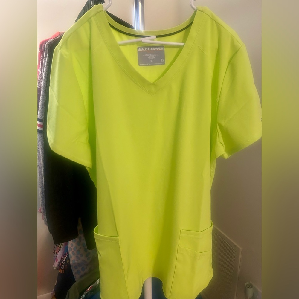 Women’s Skechers Scrub Top